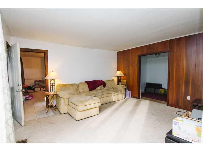 2610 Bickerstaff Road North Huntingdon, PA 15642 - Photo 5 of 16 Living Room.