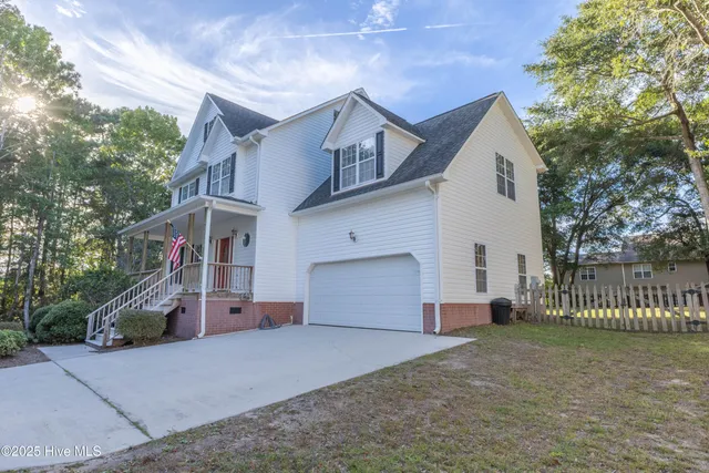 $2,100 | 119 Shellbank Drive, Sneads Ferry, NC 28460