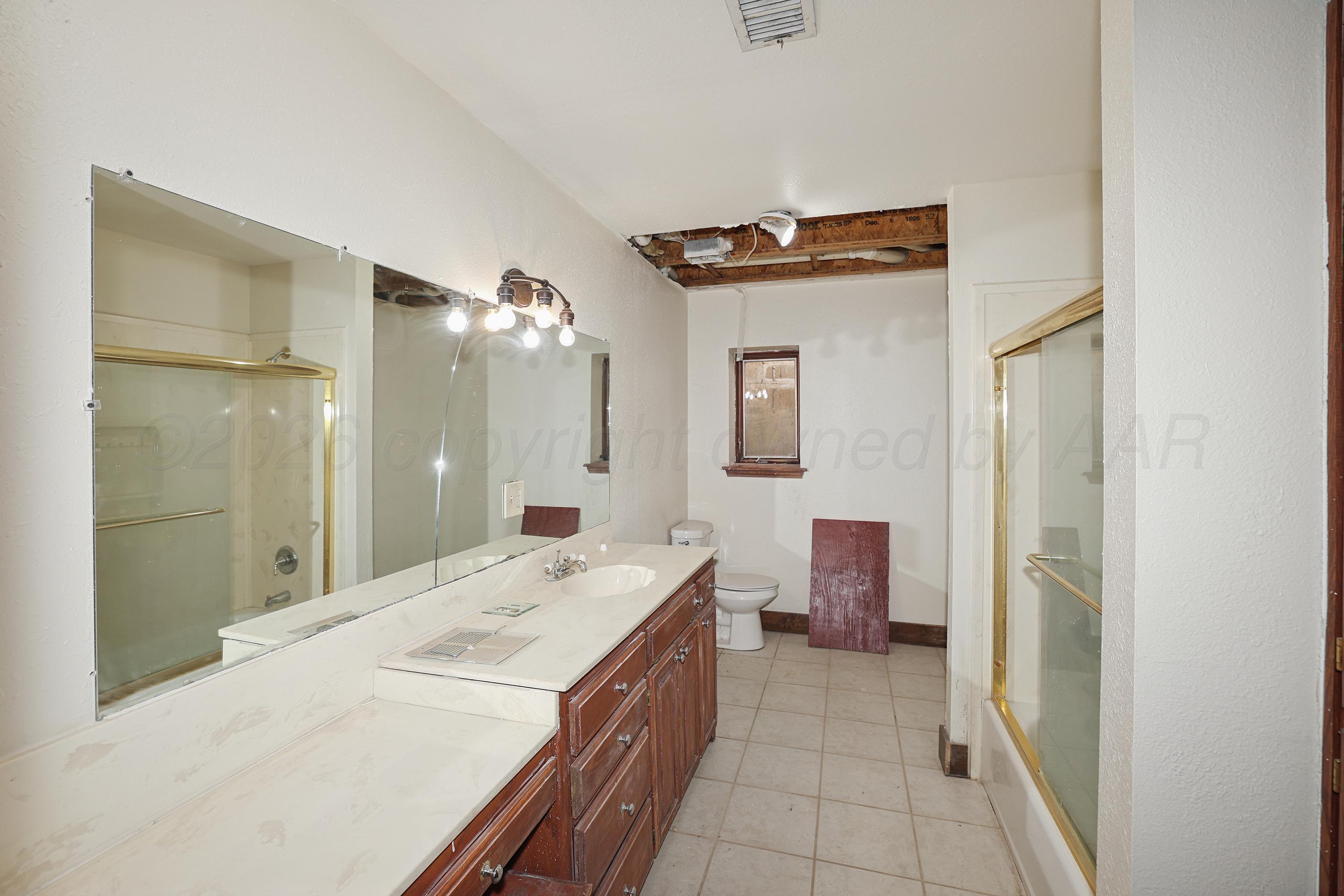 500 North Girl Scout Road Amarillo, TX 79124 - Photo 36 of 42 45-Basement Primary Bath