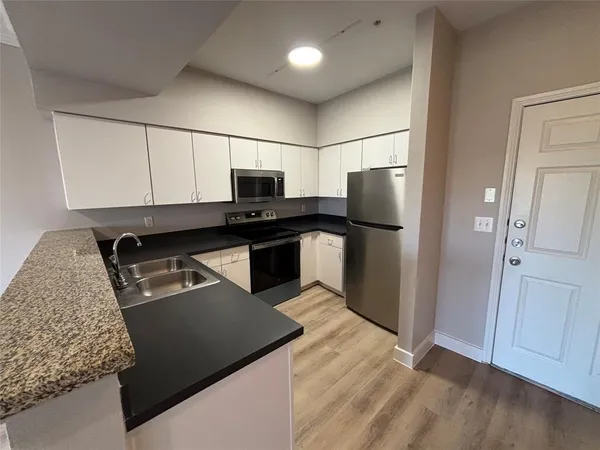 $1,390 | 3102 Kings Road, Unit 1301, Dallas, TX 75219
