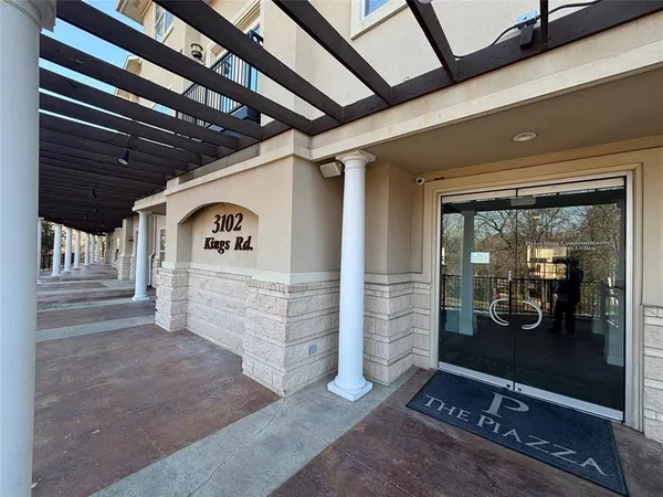 $1,390 | 3102 Kings Road, Unit 1301, Dallas, TX 75219