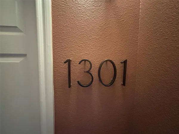 $1,390 | 3102 Kings Road, Unit 1301, Dallas, TX 75219