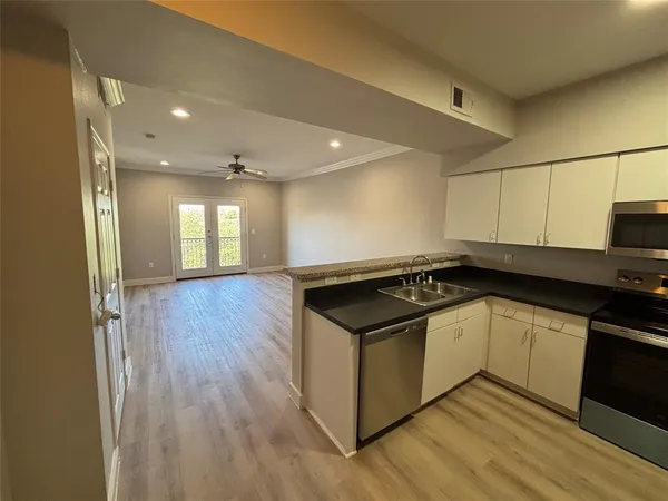 $1,390 | 3102 Kings Road, Unit 1301, Dallas, TX 75219