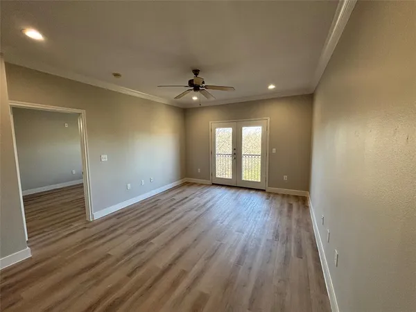 $1,390 | 3102 Kings Road, Unit 1301, Dallas, TX 75219