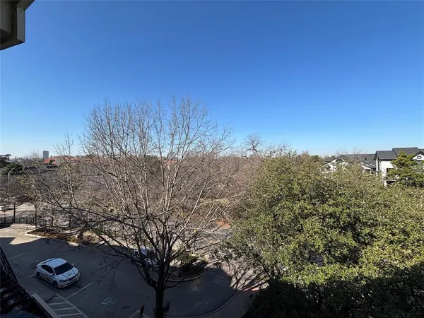 $1,390 | 3102 Kings Road, Unit 1301, Dallas, TX 75219