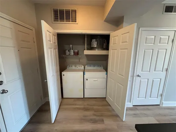 $1,390 | 3102 Kings Road, Unit 1301, Dallas, TX 75219