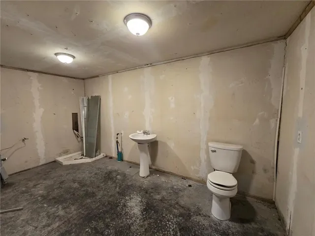 $269,500 | 64 Northeast 530 Road, Clinton, MO 64735