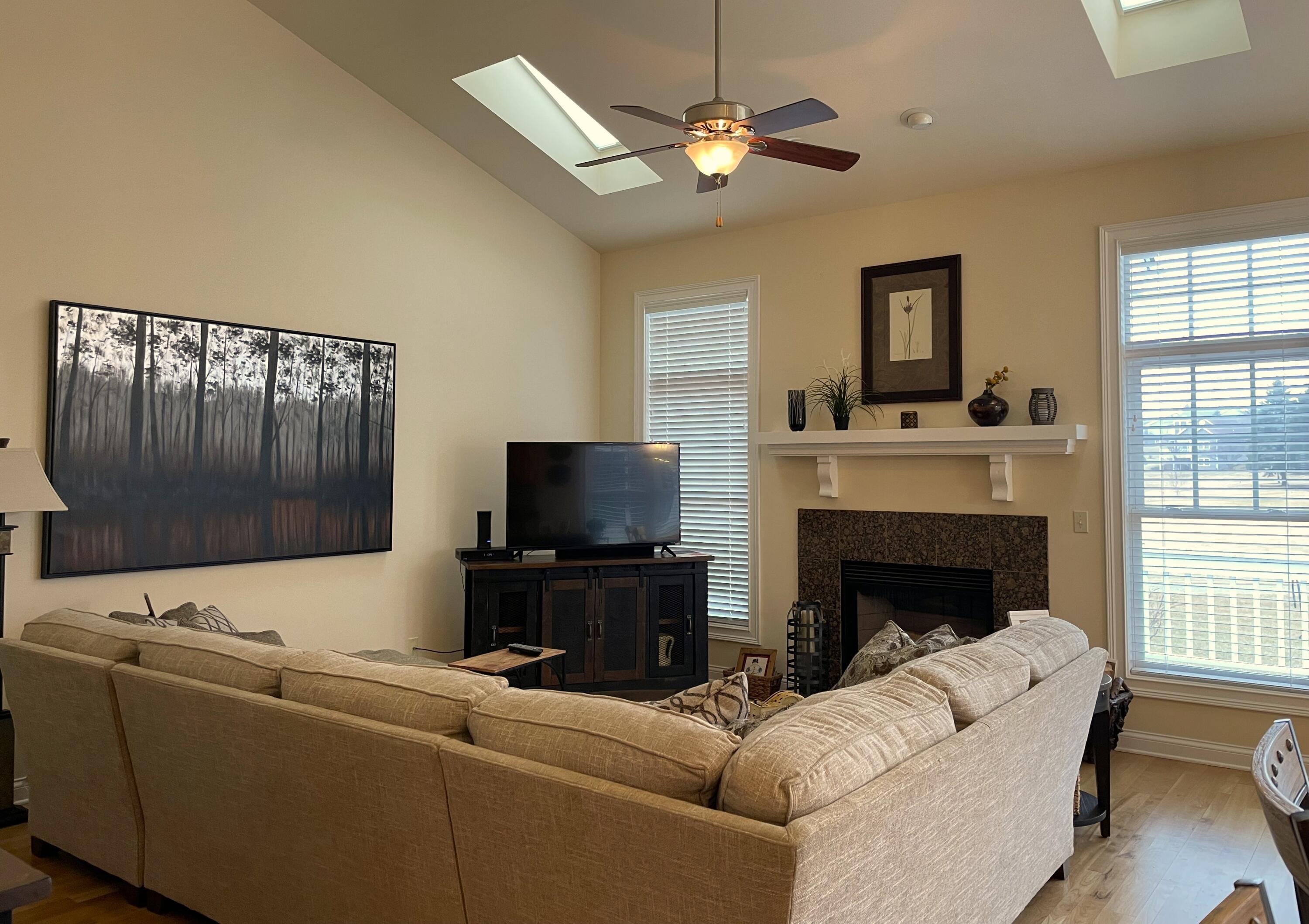 841 Eagleton Drive, Unit 4683 Geneva, WI 53147 - Photo 2 of 29 IMG_3068