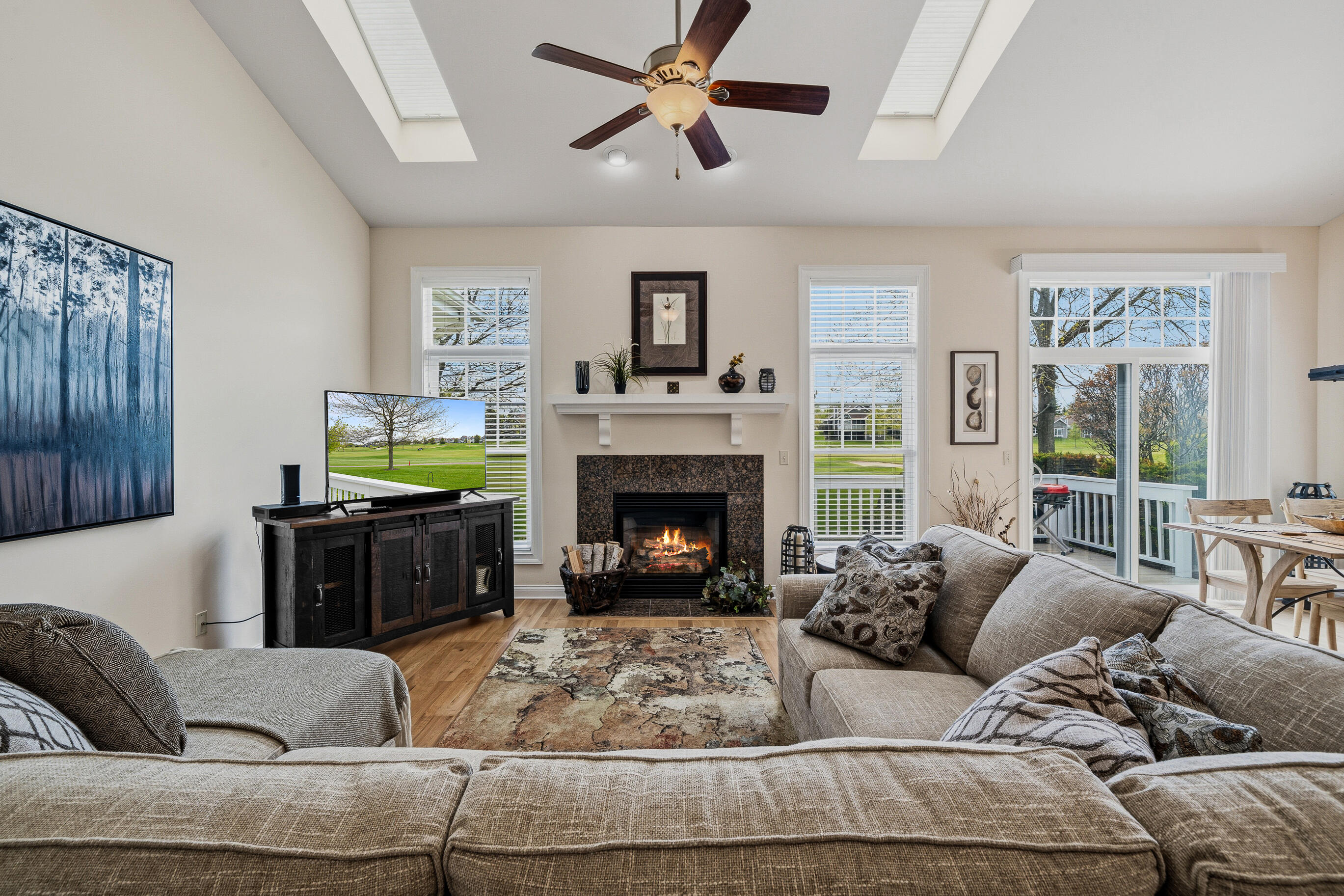 841 Eagleton Drive, Unit 4683 Geneva, WI 53147 - Photo 3 of 29 Great Room
