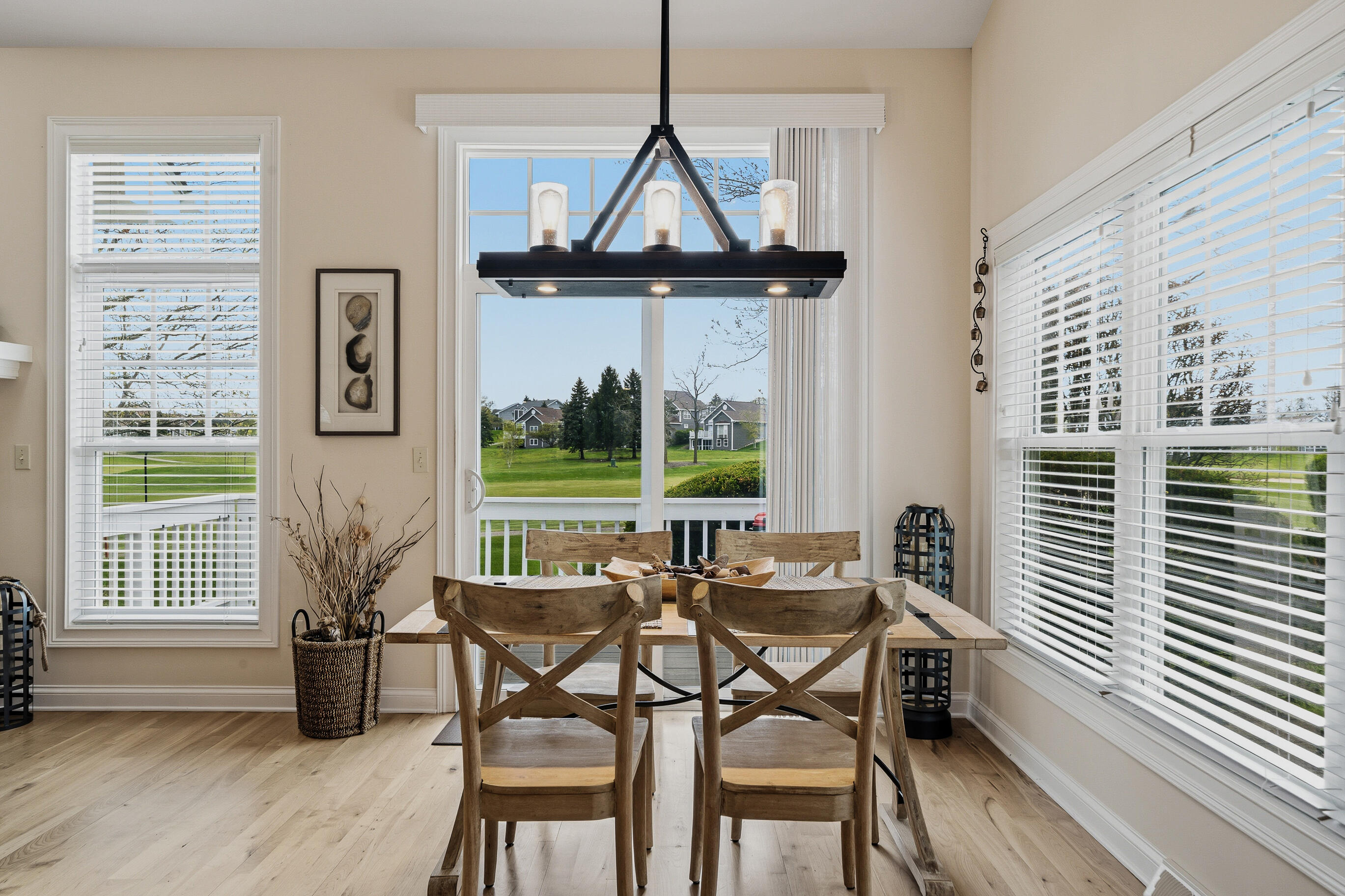841 Eagleton Drive, Unit 4683 Geneva, WI 53147 - Photo 6 of 29 Dining Area