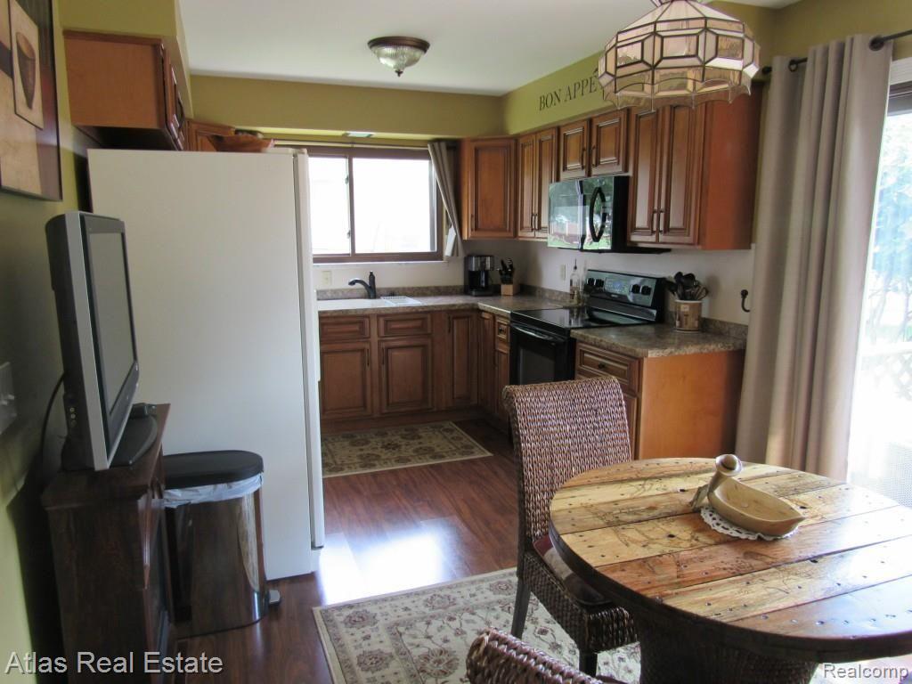 6058 Rocking Chair Road Grand Blanc, MI 48439 - Photo 9 of 29 IMG_1566.jpg