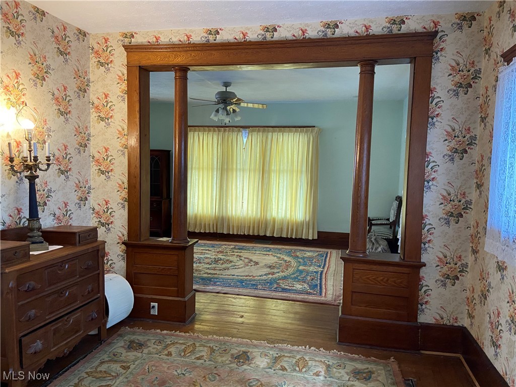 752 Chalker Street Akron, OH 44310 - Photo 11 of 34 DR to LR