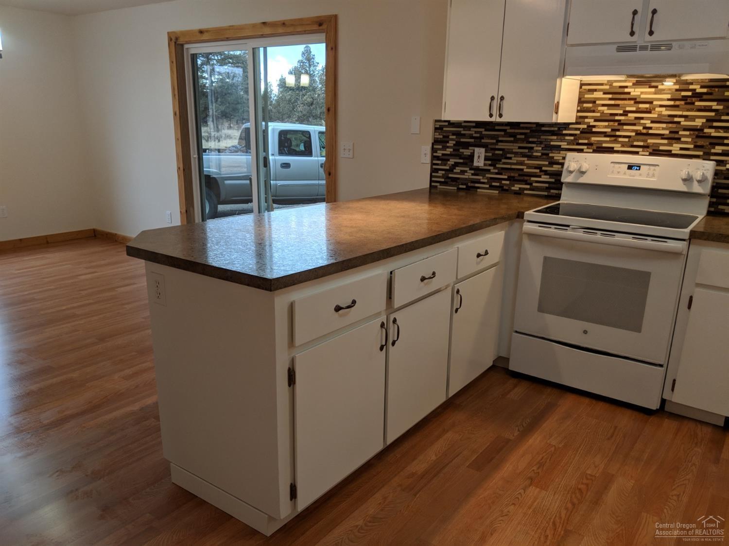 6484 Southwest Dingo Road Terrebonne, OR 97760 - Photo 4 of 20 Gallery Image 4