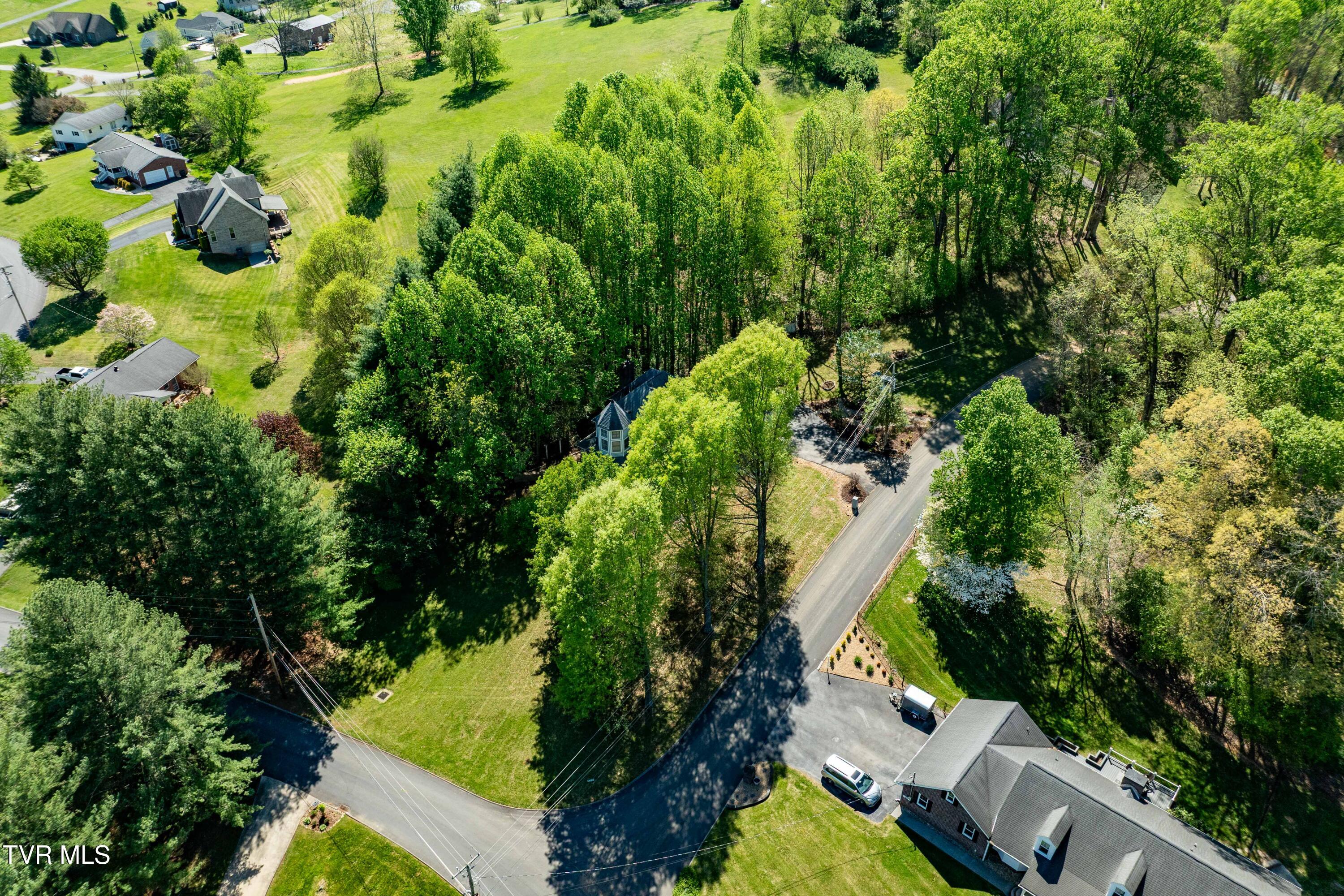 101 Knobb Hill Road Johnson City, TN 37601 - Photo 106 of 117 101 Knobb Hill Rd (15 of 118)