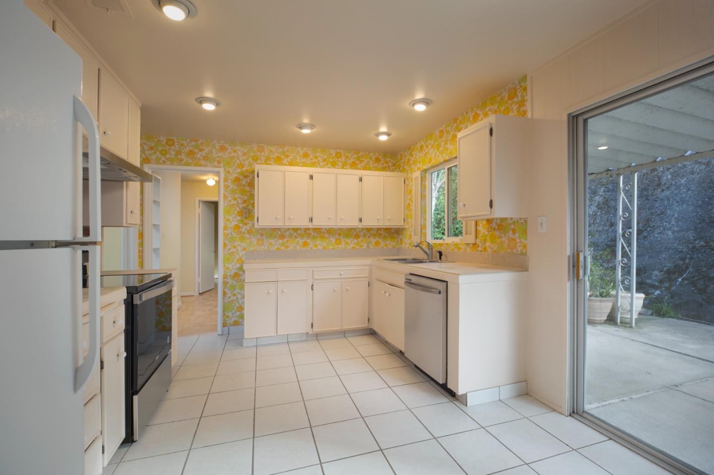 1043 Paloma Road Del Rey Oaks, CA 93940 - Photo 12 of 33 Gallery Image 12