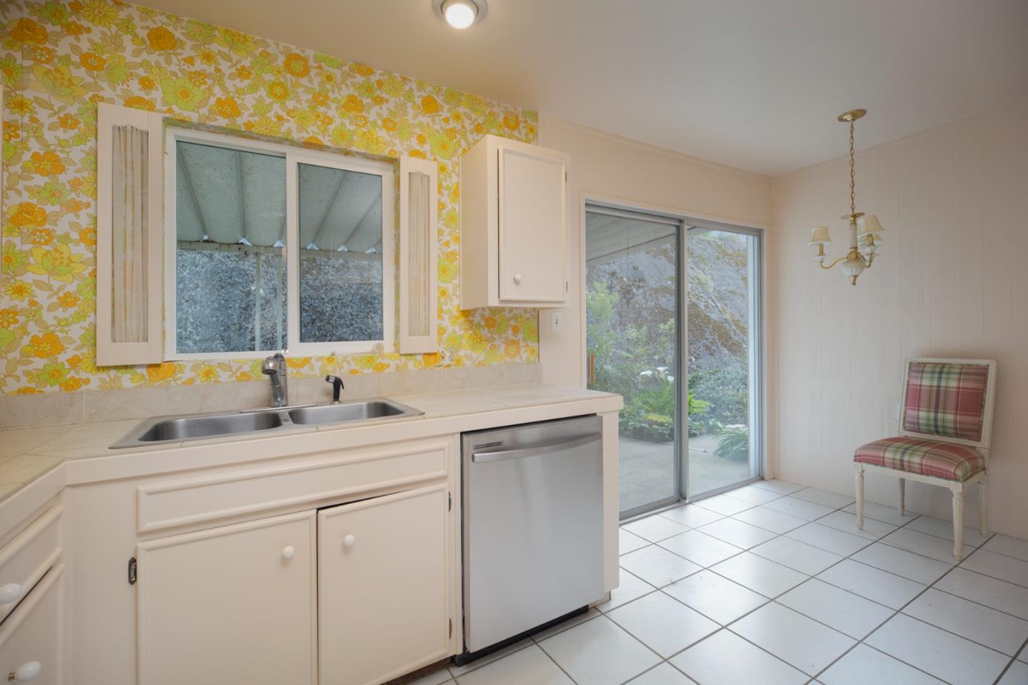 1043 Paloma Road Del Rey Oaks, CA 93940 - Photo 13 of 33 Gallery Image 13