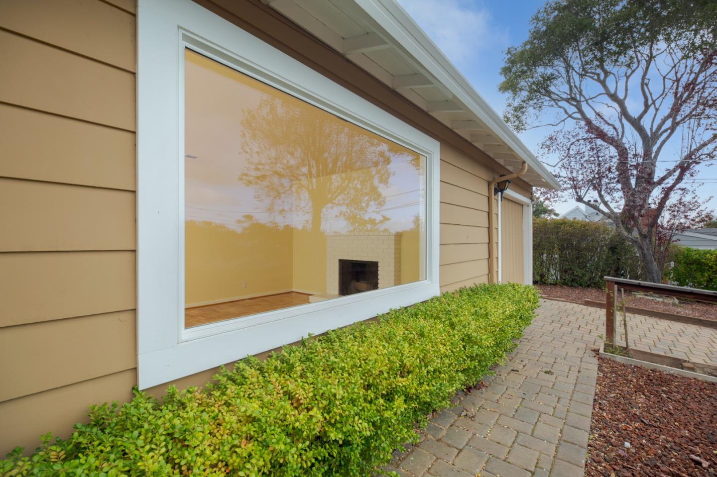 1043 Paloma Road Del Rey Oaks, CA 93940 - Photo 2 of 33 Gallery Image 2
