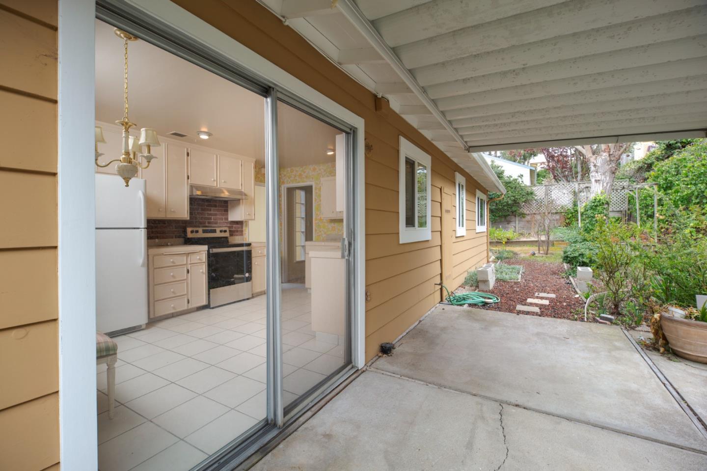 1043 Paloma Road Del Rey Oaks, CA 93940 - Photo 23 of 33 Gallery Image 23