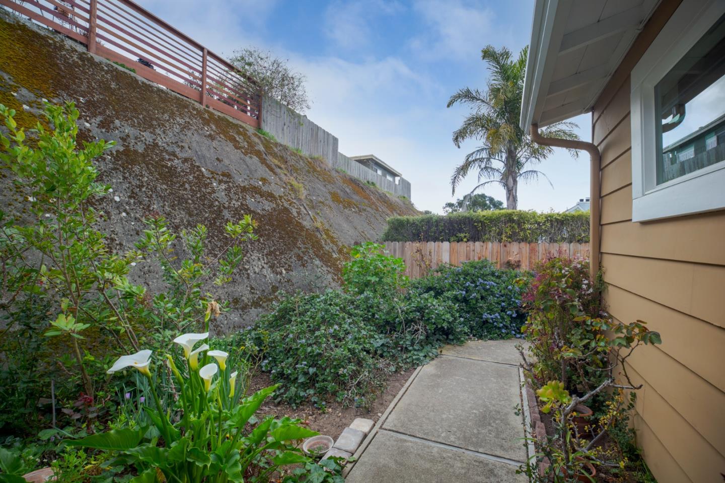 1043 Paloma Road Del Rey Oaks, CA 93940 - Photo 27 of 33 Gallery Image 27