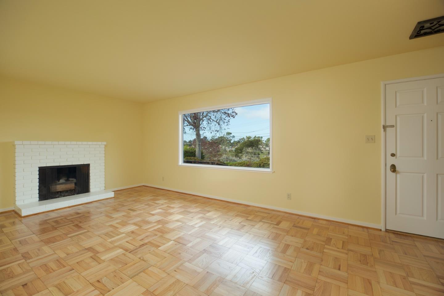 1043 Paloma Road Del Rey Oaks, CA 93940 - Photo 6 of 33 Gallery Image 6