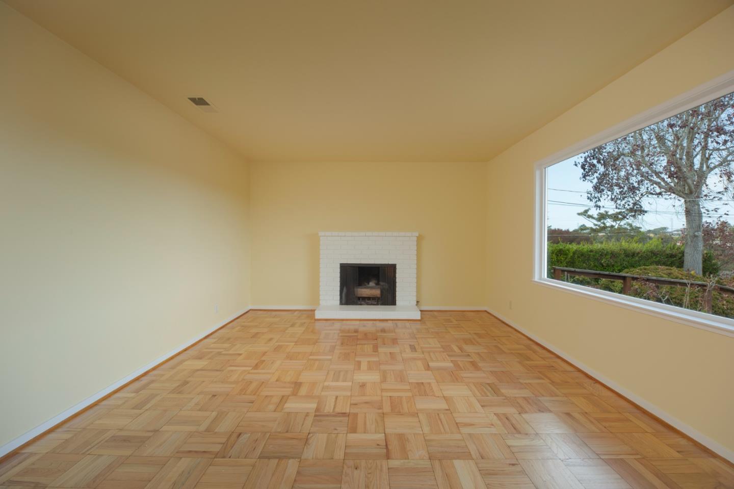 1043 Paloma Road Del Rey Oaks, CA 93940 - Photo 9 of 33 Gallery Image 9