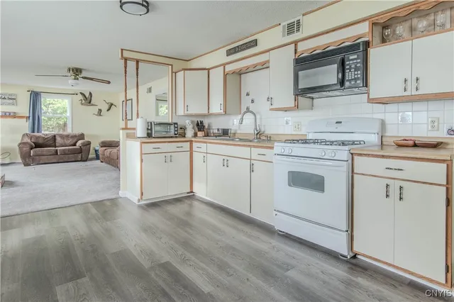 $349,900 | 2522 Pond's Shore Drive, Cape Vincent, NY 13618