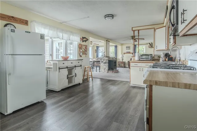 $349,900 | 2522 Pond's Shore Drive, Cape Vincent, NY 13618