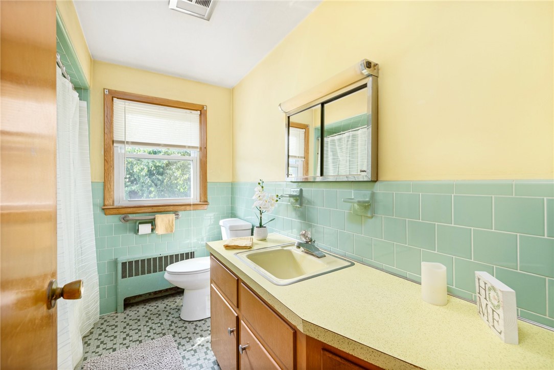 6 Enfield Street Johnston, RI 02919 - Photo 20 of 38