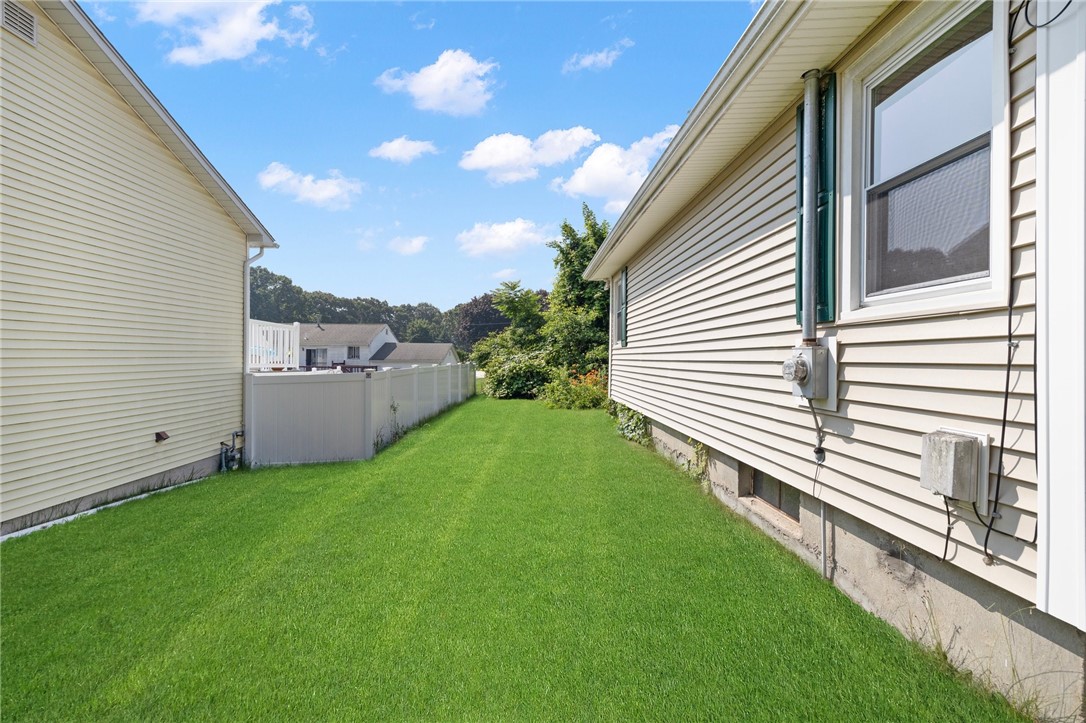 6 Enfield Street Johnston, RI 02919 - Photo 9 of 38