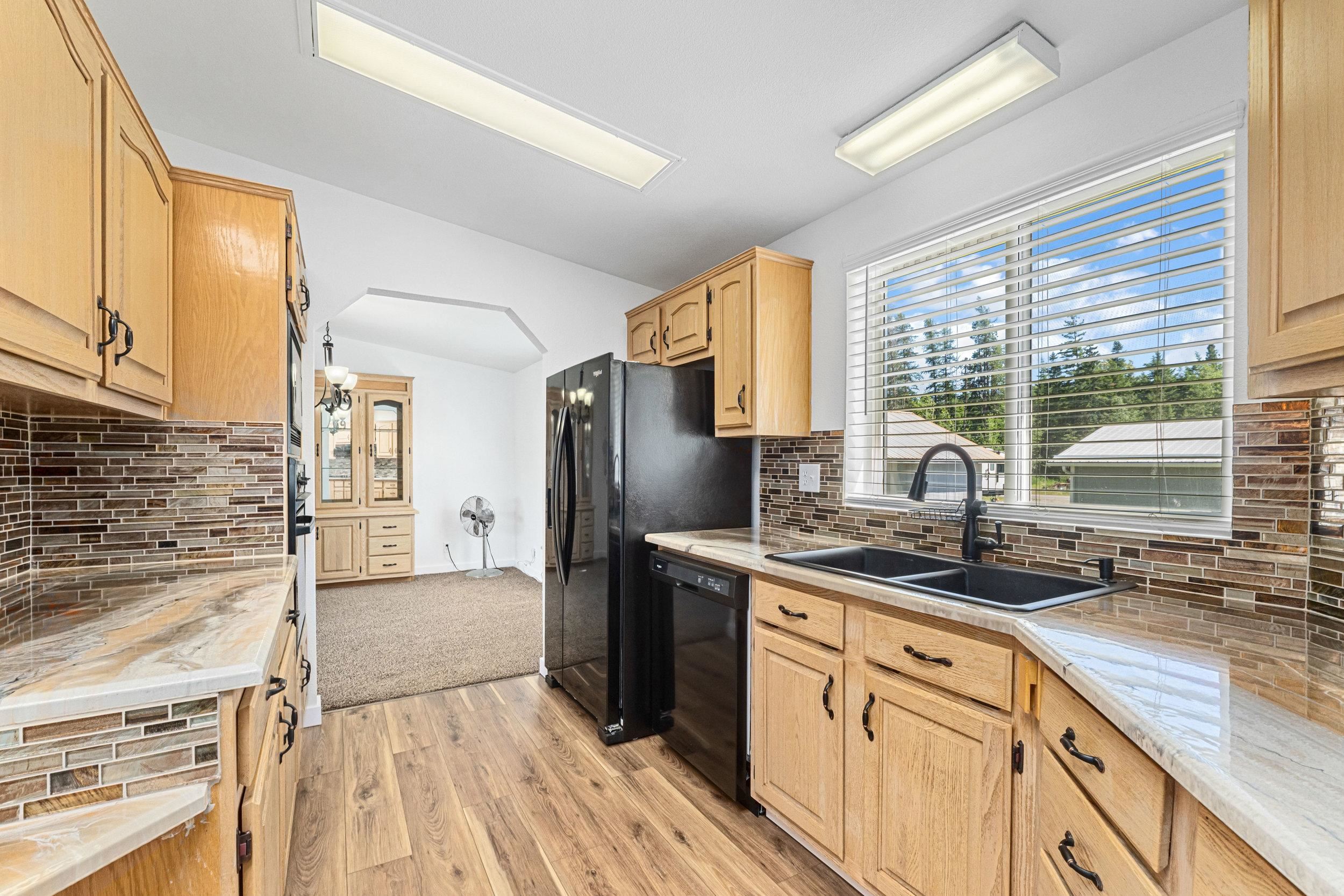 502 Levitch Road Newport, WA 99156 - Photo 9 of 47