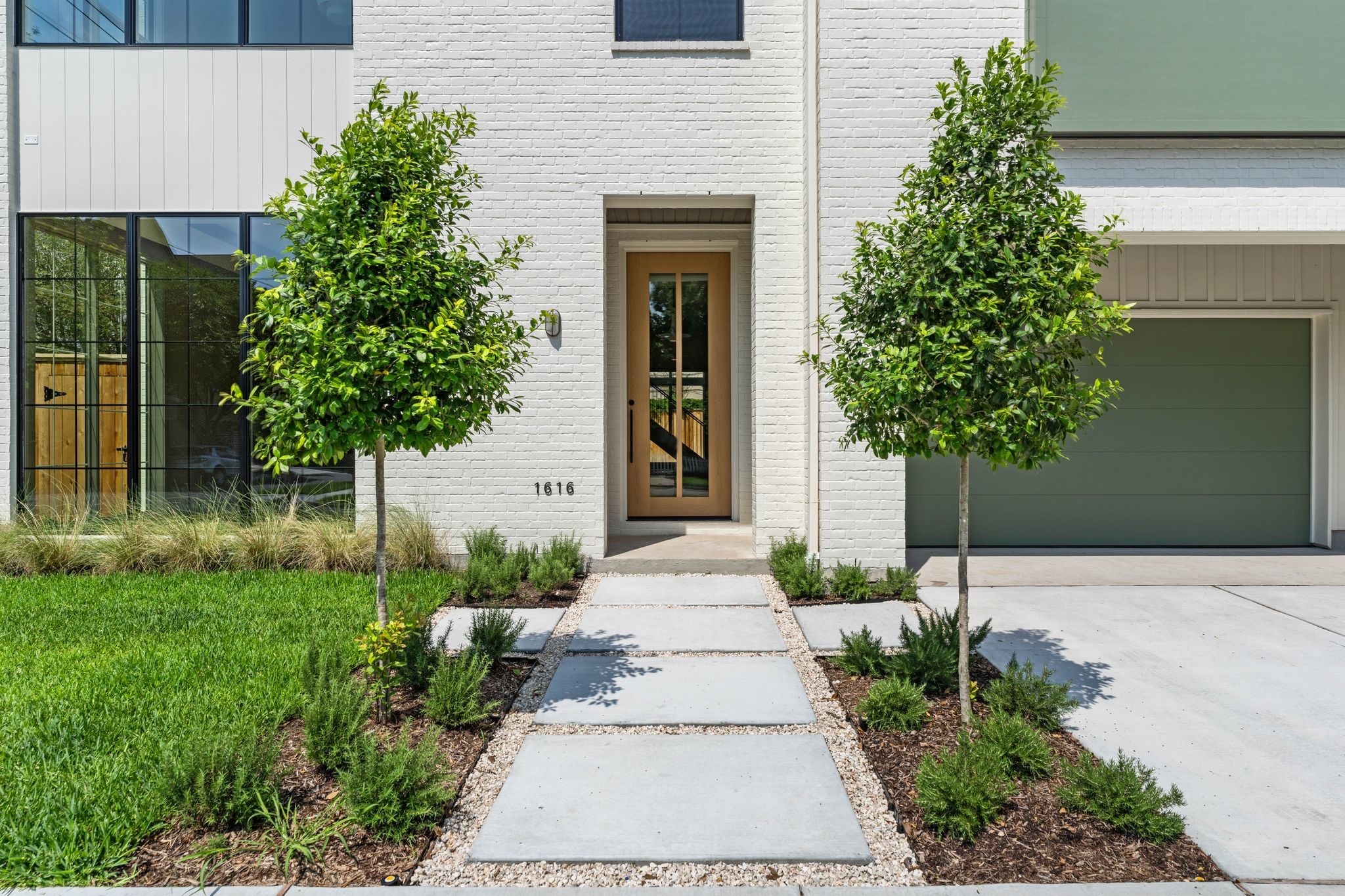 1616 Hazard Street Houston, TX 77019 - Photo 3 of 50 Construction and landscaping are now complete!