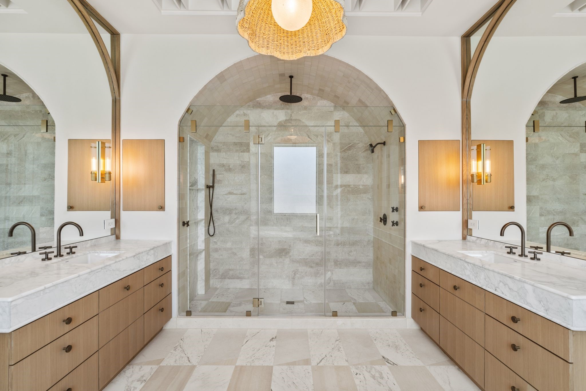 1616 Hazard Street Houston, TX 77019 - Photo 31 of 50 Serene, spa-inspired primary bathroom.