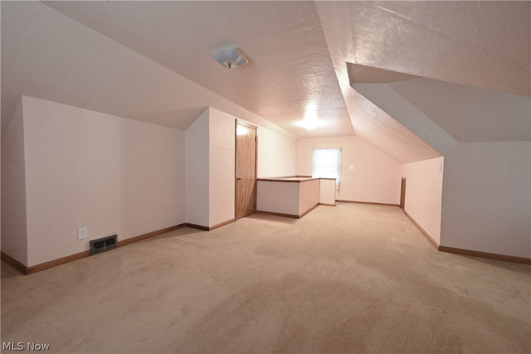 6210 Ridgewood Avenue Cleveland, OH 44129 - Photo 21 of 30 Master bedroom
