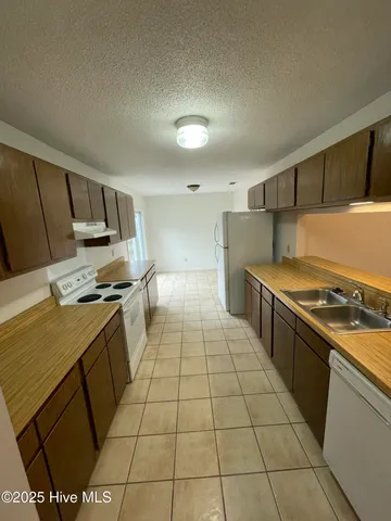 $1,400 | 100 Tiffany Court, Jacksonville, NC 28546