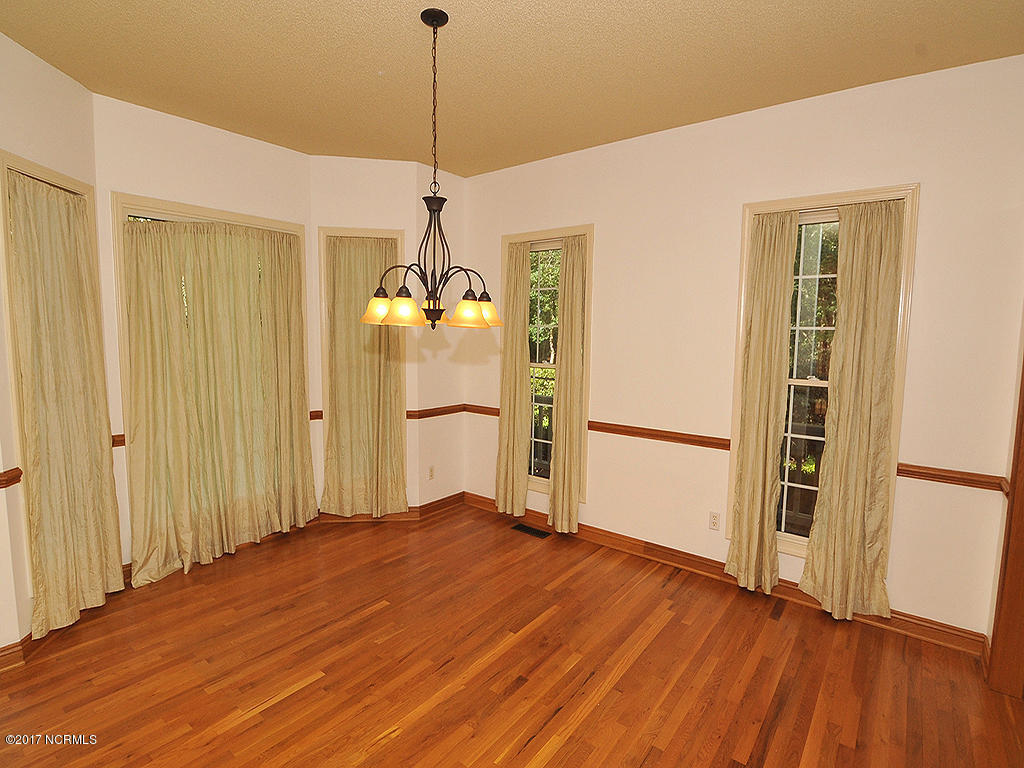 92 Kings Landing Road Hampstead, NC 28443 - Photo 15 of 45 Dining(1)