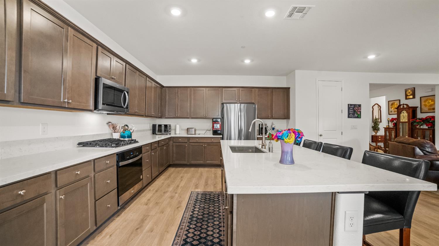 2524 Grove Street Lodi, CA 95242 - Photo 5 of 26