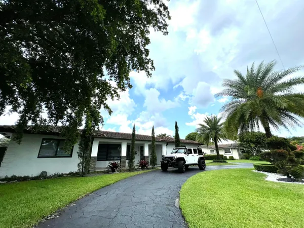 $6,800 | 625 West Tropical Way, Plantation, FL 33317