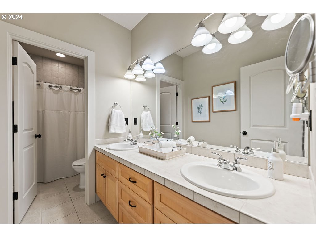 3095 Northwest Gravenstein Street Camas, WA 98607 - Photo 21 of 32 Bathroom