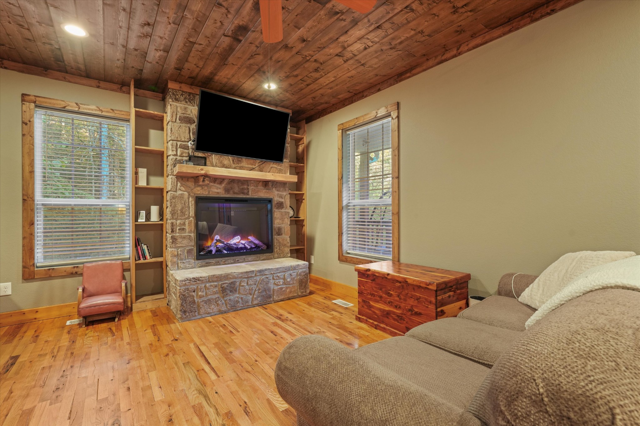 4876 Pearl Valley Road Sevierville, TN 37876 - Photo 9 of 43 Gallery Image 9