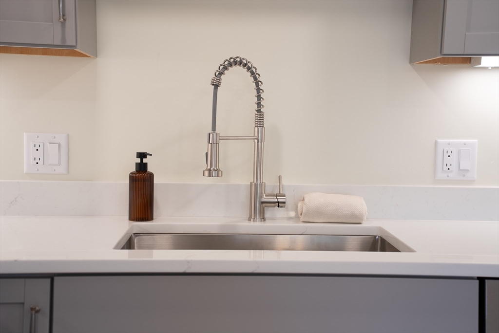 159 State Street New Bedford, MA 02740 - Photo 2 of 30