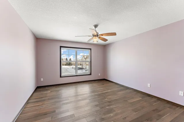 $2,050 | 344 Stonewood Place, Burnsville, MN 55306