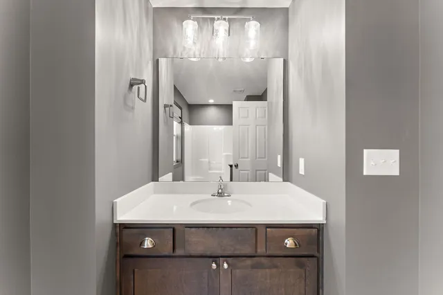 $2,050 | 344 Stonewood Place, Burnsville, MN 55306