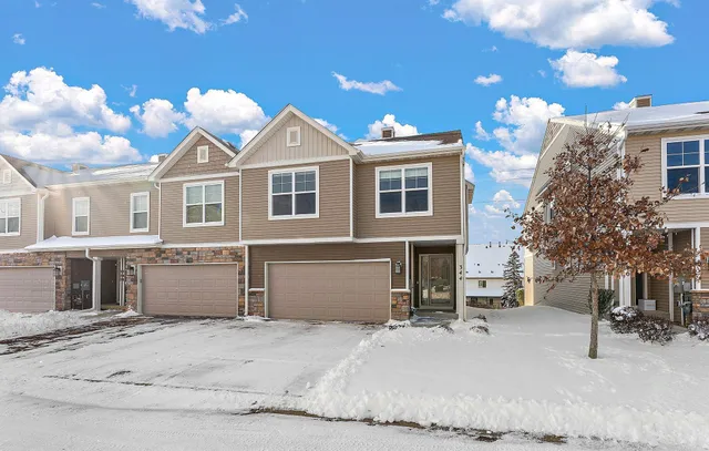 $2,050 | 344 Stonewood Place, Burnsville, MN 55306