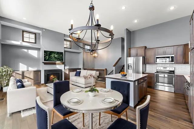 $2,050 | 344 Stonewood Place, Burnsville, MN 55306