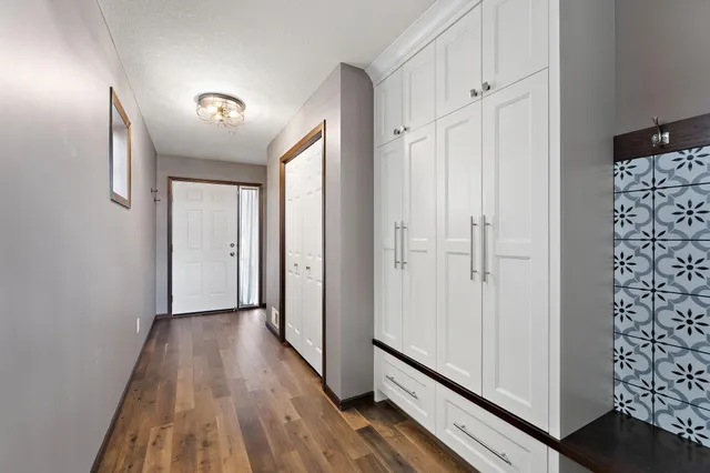 $2,050 | 344 Stonewood Place, Burnsville, MN 55306