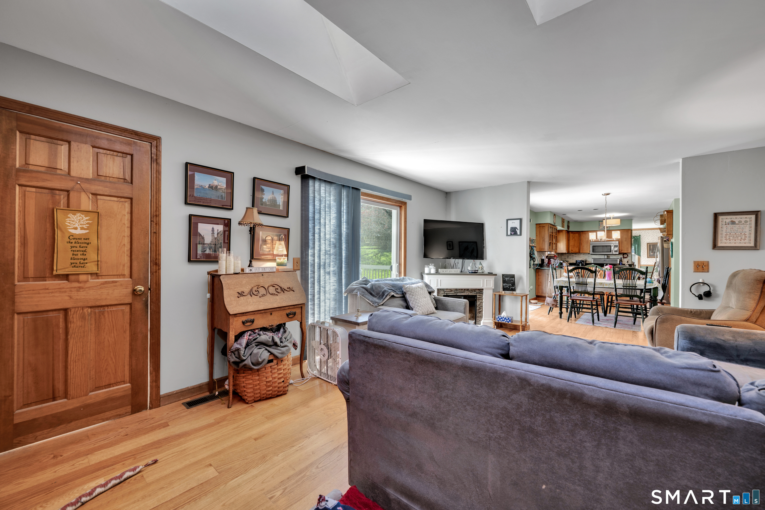 431 Winding Brook Farm Road Watertown, CT 06795 - Photo 4 of 34