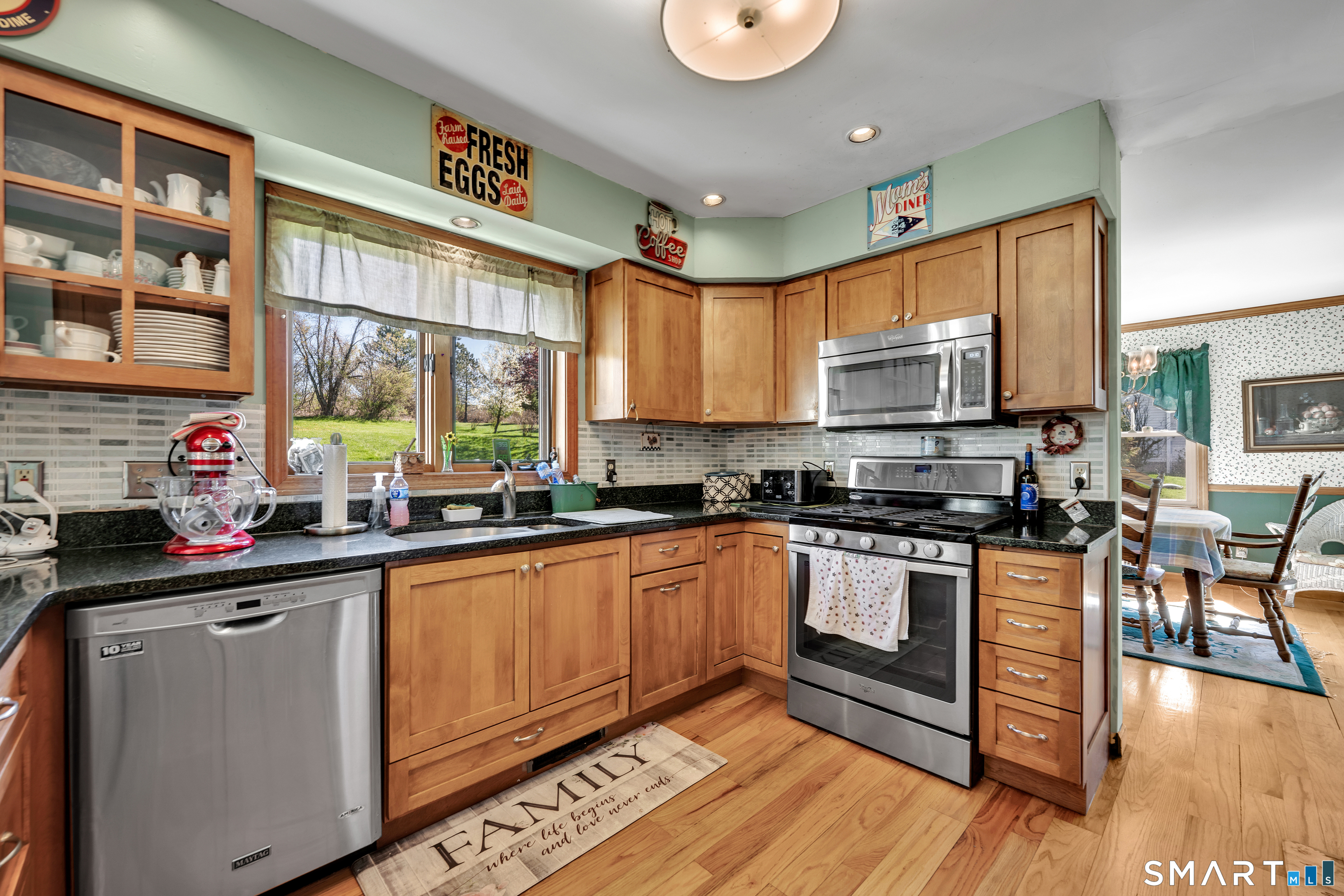 431 Winding Brook Farm Road Watertown, CT 06795 - Photo 7 of 34