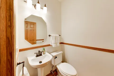 $550,000 | 435 Oak Grove Circle, Wauconda, IL 60084
