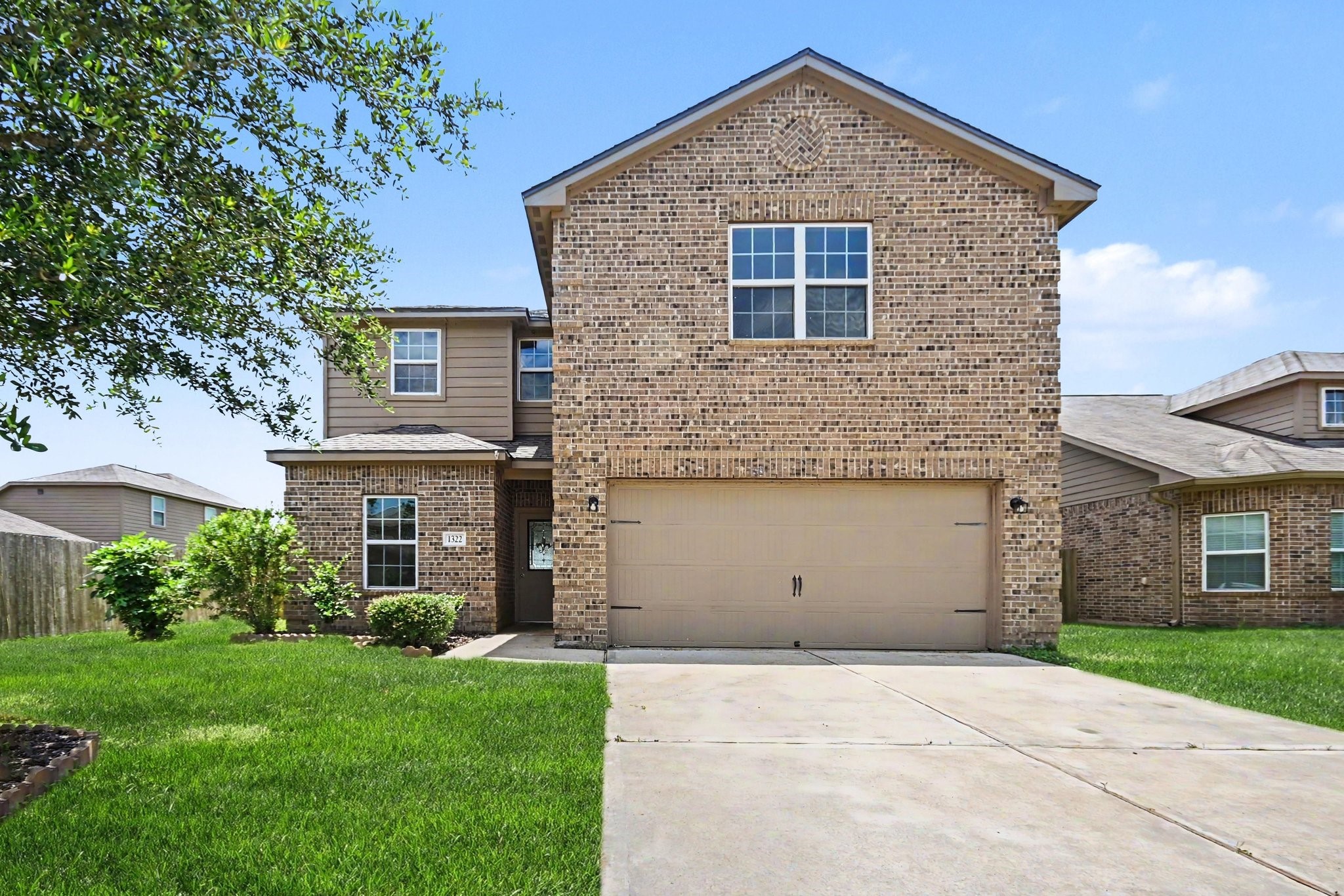 1322 Diamond Drape Drive Rosharon, TX 77583 - Photo 44 of 45 a front view of house with yard