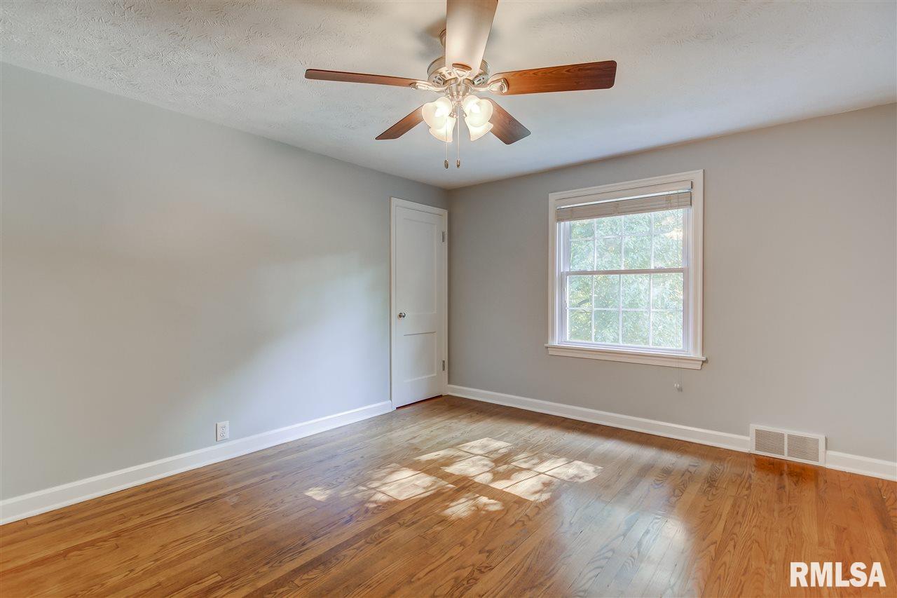1831 South Illini Road Springfield, IL 62704 - Photo 7 of 32